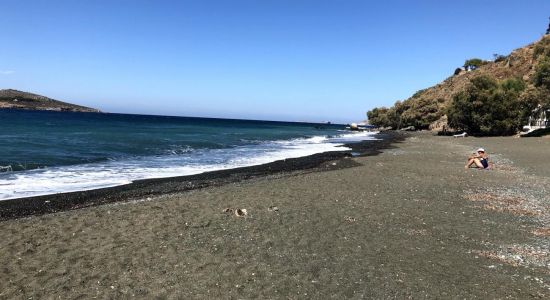 Platis Yialos beach