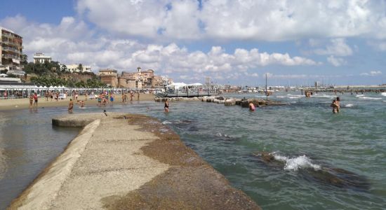 Forte Sangallo Beach