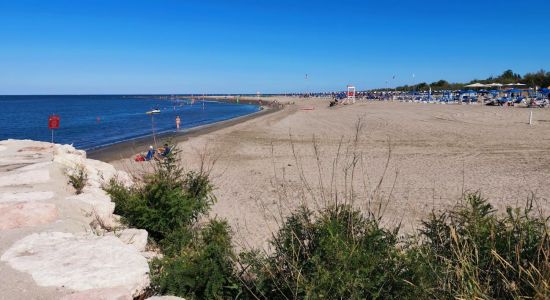 Isola Albarella Beach