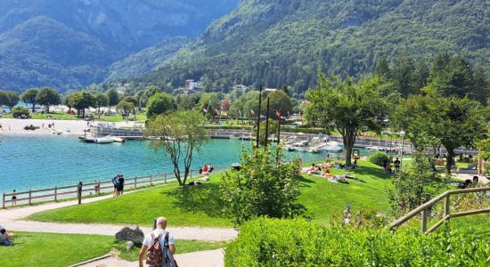 Lago Di Molveno Beach