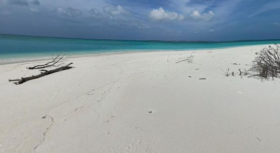 Kudamuraidhoo Beach