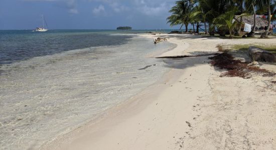 Nugu Dup beach