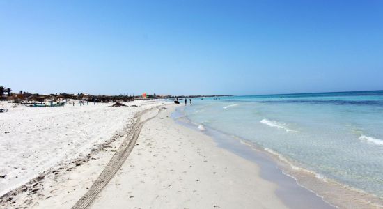 Sir Mehrez Beach