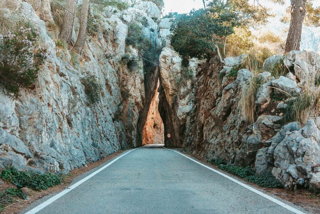 Túnel de roca