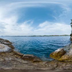 Foto de Knez beach ubicado en área natural