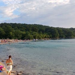 Foto de Kijac beach con muy limpia nivel de limpieza