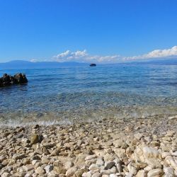 Foto de Njivice small beaches con muy limpia nivel de limpieza