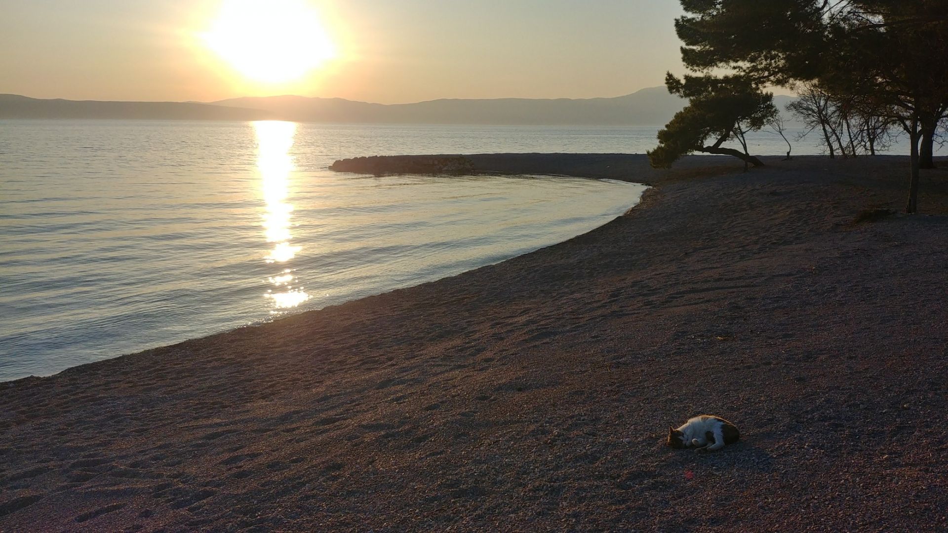 Foto de Adriatic II beach - lugar popular entre los conocedores del relax