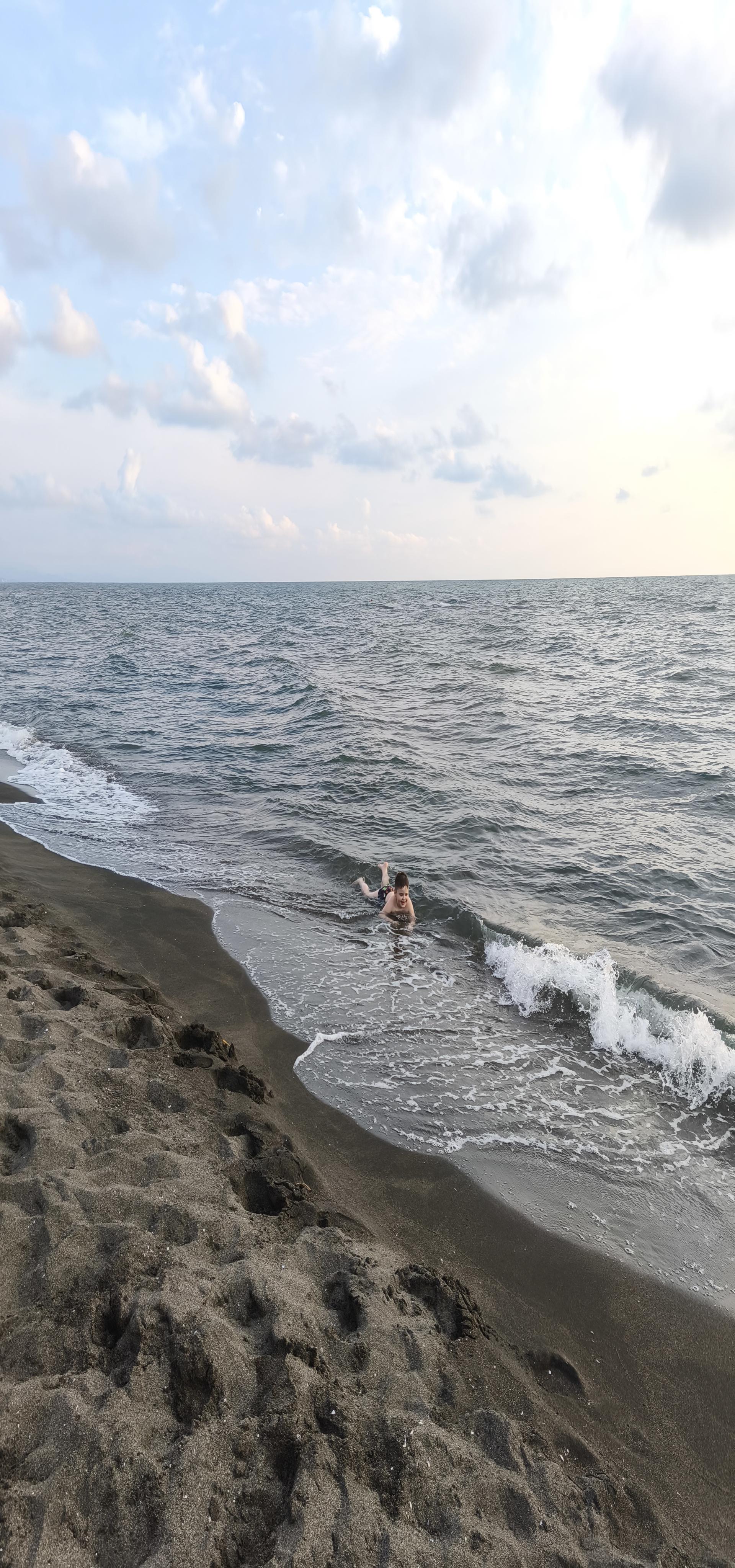Foto de Shekvetili beach con costa recta y larga