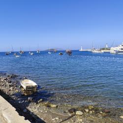 Foto de Turgutreis beach con algo limpia nivel de limpieza