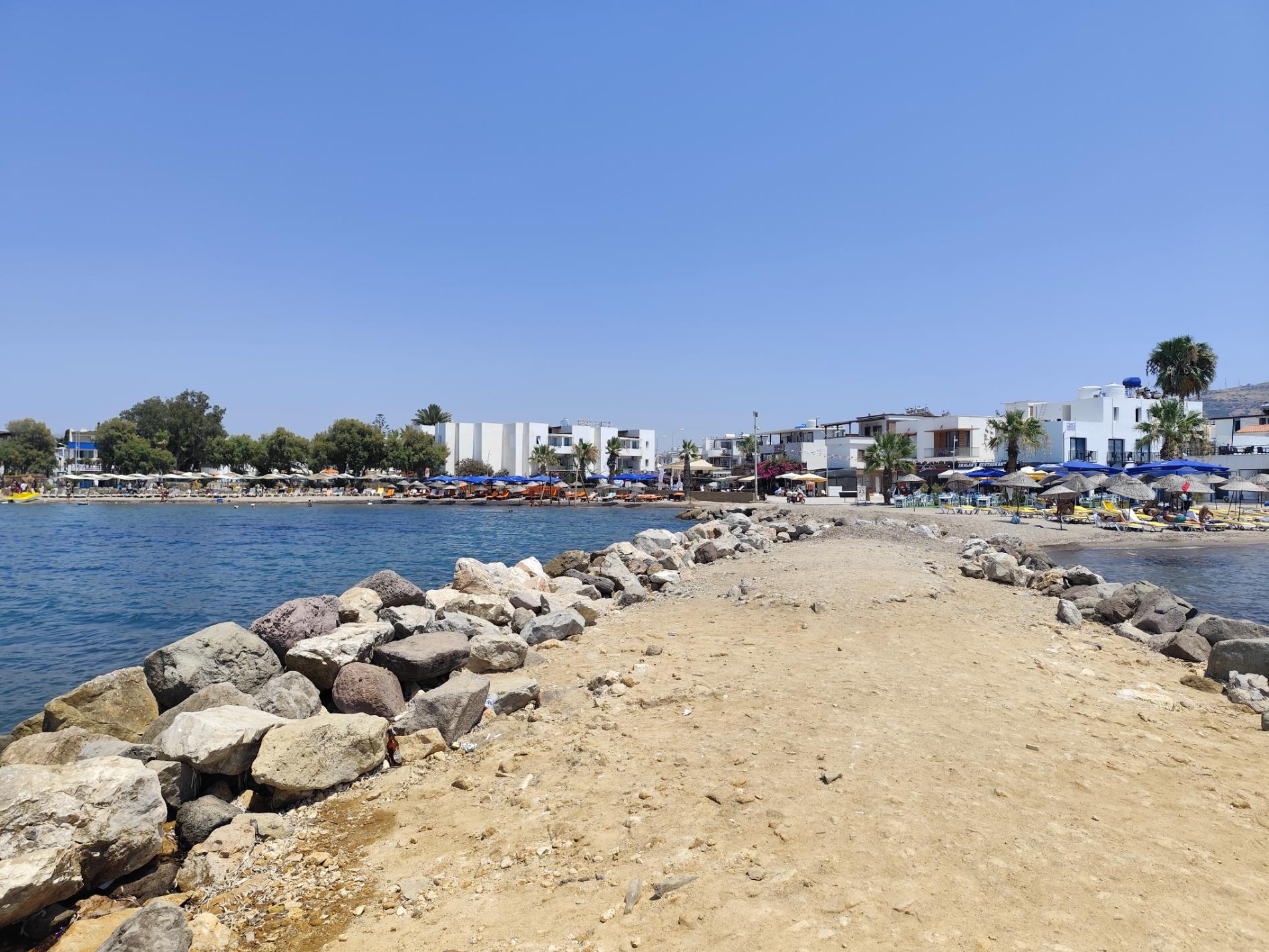 Foto de Ayvan beach con muy limpia nivel de limpieza