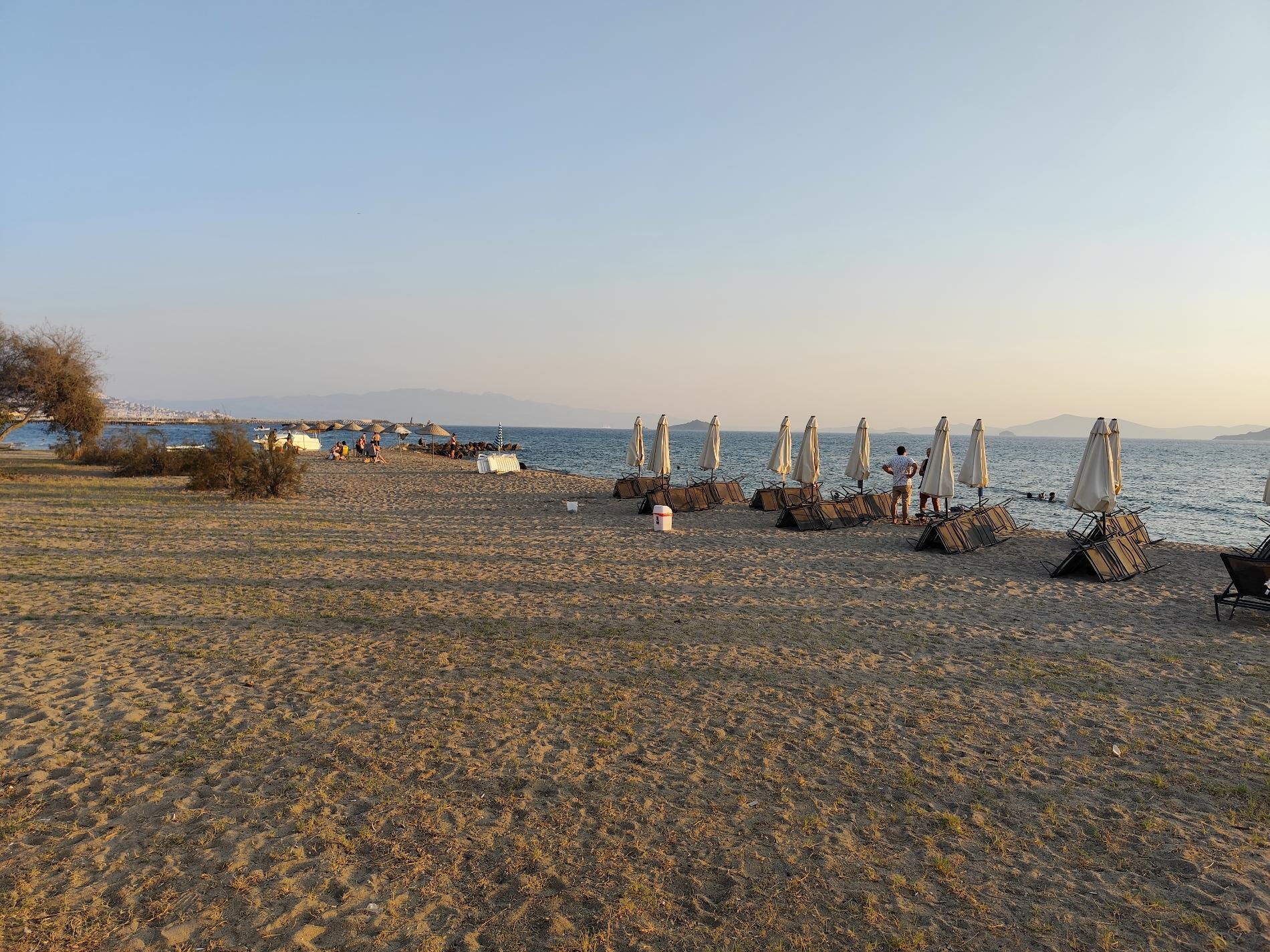 Foto de Ayvan beach III y el asentamiento