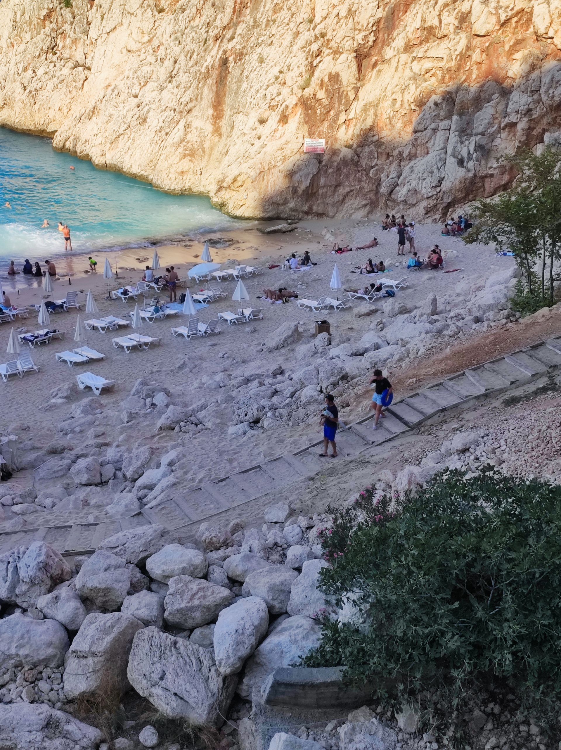 Foto de Kaputaş Beach con muy limpia nivel de limpieza