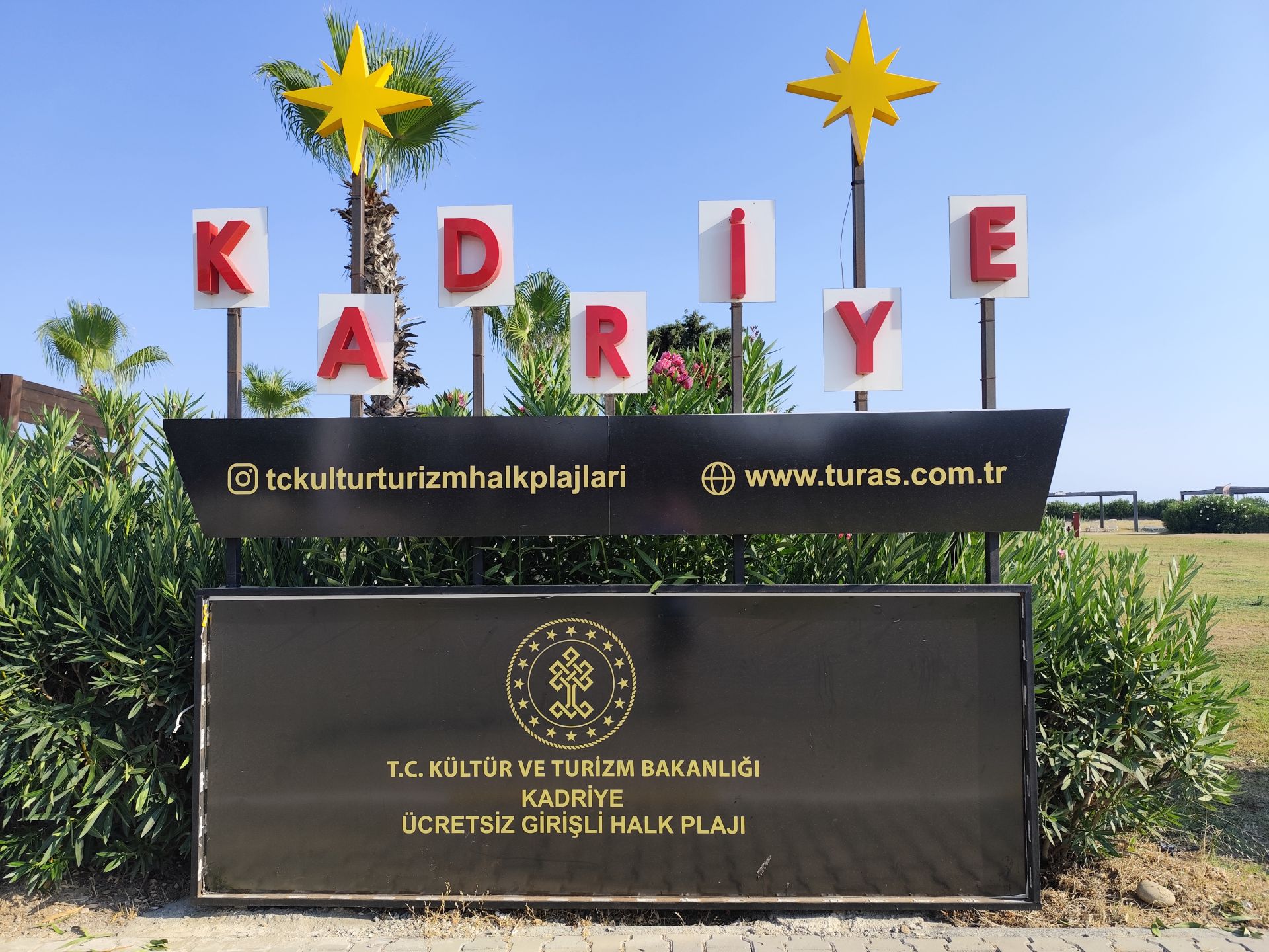 Foto de Kadriye Public Beach con algo limpia nivel de limpieza