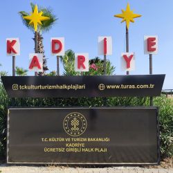Foto de Kadriye Public Beach con algo limpia nivel de limpieza