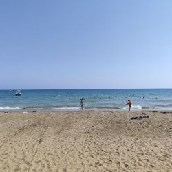 Foto de Kadriye Public Beach - lugar popular entre los conocedores del relax
