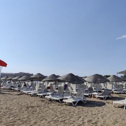 Foto de Kadriye Public Beach con costa recta y larga