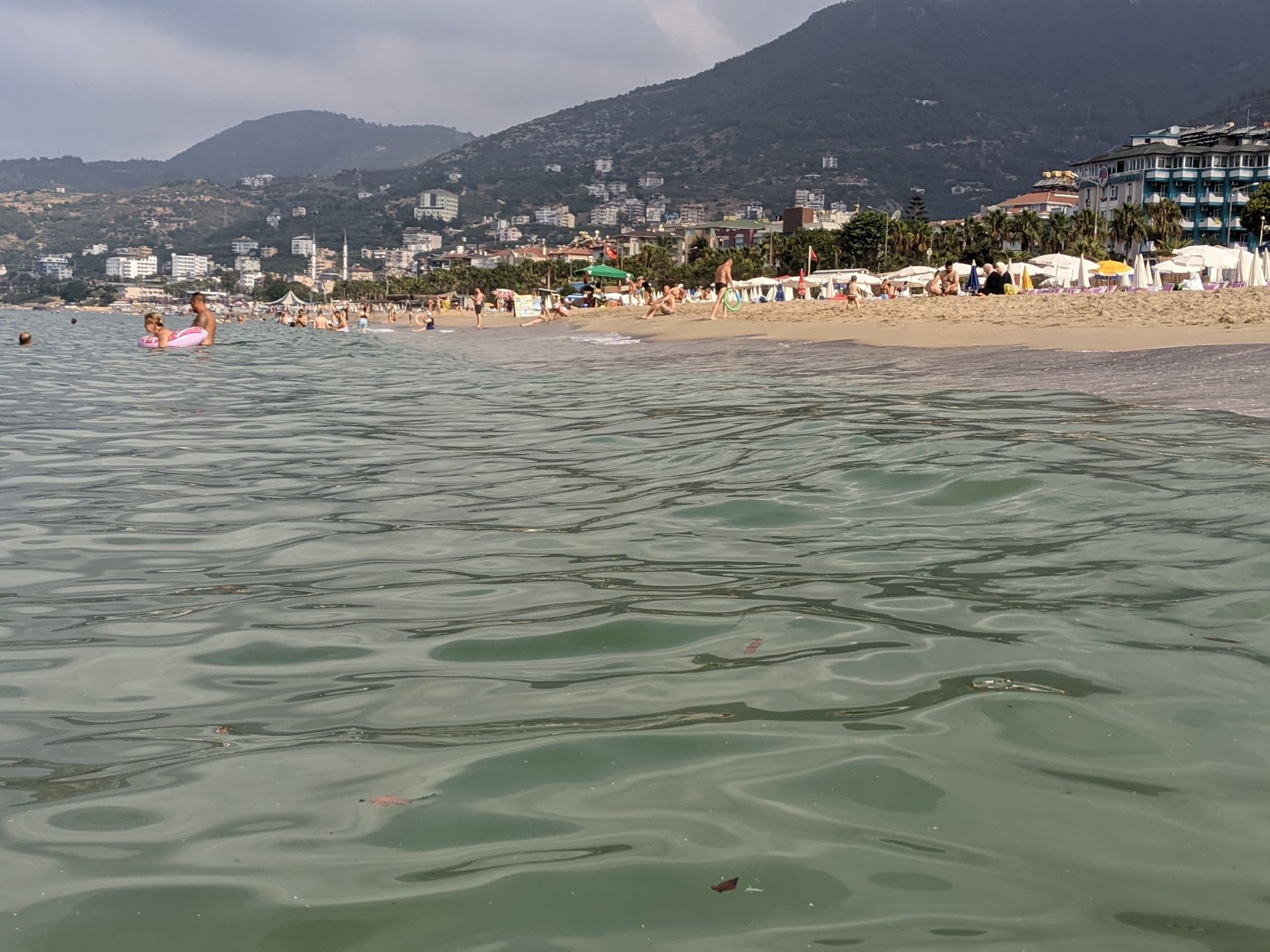 Foto de Playa de Cleopatra respaldado por acantilados