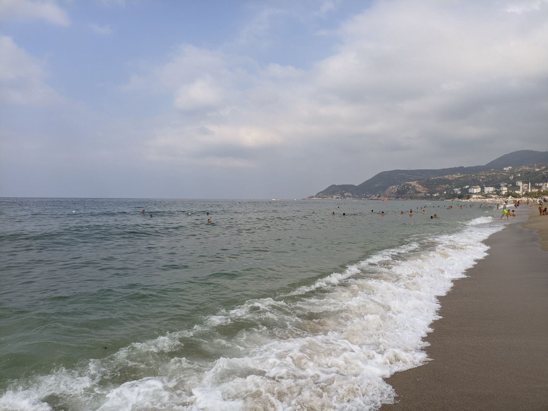 Foto de Playa de Cleopatra con costa recta y larga